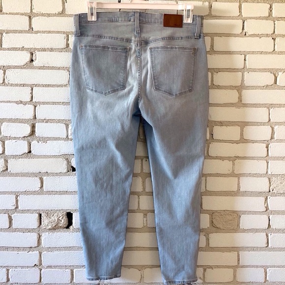 Madewell 9” Mid-Rise Skinny Crop Jeans | Asbury Light Wash | Size 31 - Picture 3 of 14